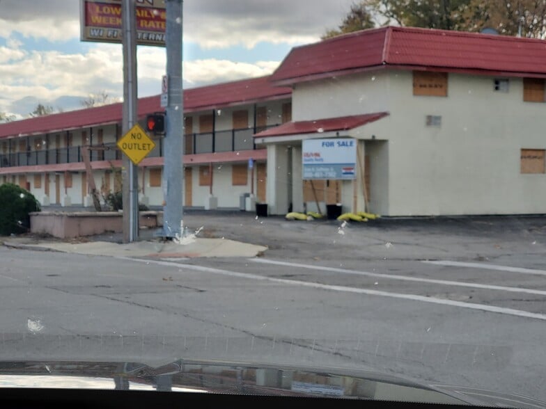 More Photos Of 888 Lorain Blvd, Elyria Hotel For Sale