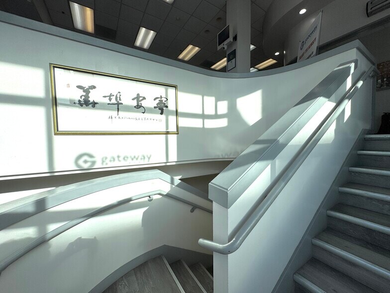 More Photos Of 815-821 Webster St, Oakland Storefront Retail Office For Lease