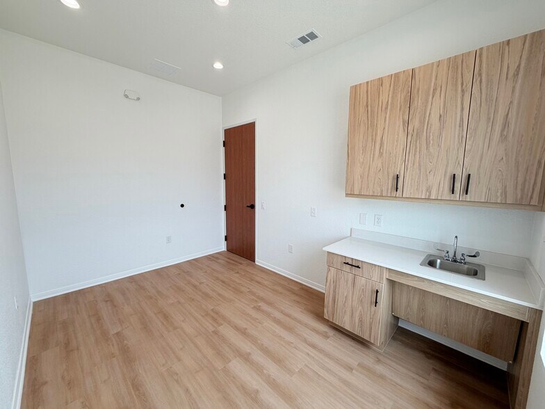 More Photos Of 3925 S Preston Rd, Celina Unknown For Lease