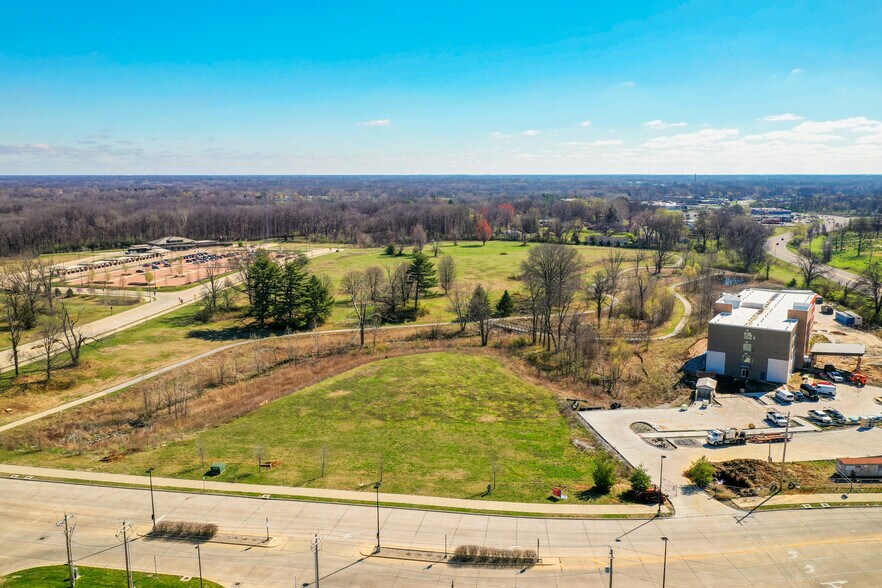 More Photos Of 1 Golf Rd, Alton Land For Sale