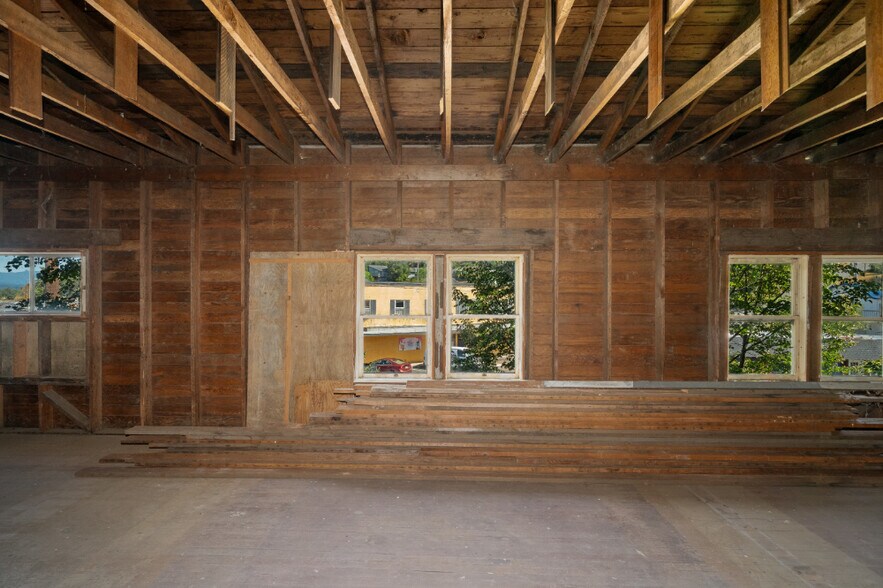 More Photos Of 625 Nehalem Blvd, Wheeler Storefront Retail Residential For Sale