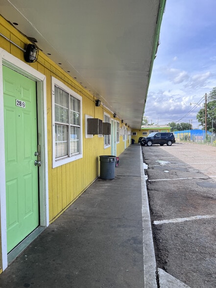 More Photos Of 4401 Avenue Q, Lubbock Hotel For Sale
