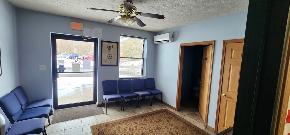 More Photos Of 4579 Lake Rd S, Brockport Auto Dealership For Lease