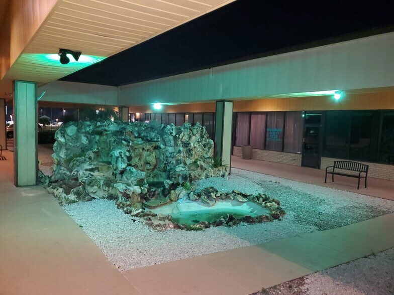 More Photos Of 10730 US Hwy 19, Port Richey Unknown For Lease