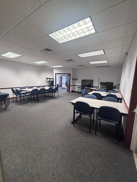 More Photos Of 1421 Union St, Lafayette Office For Sale
