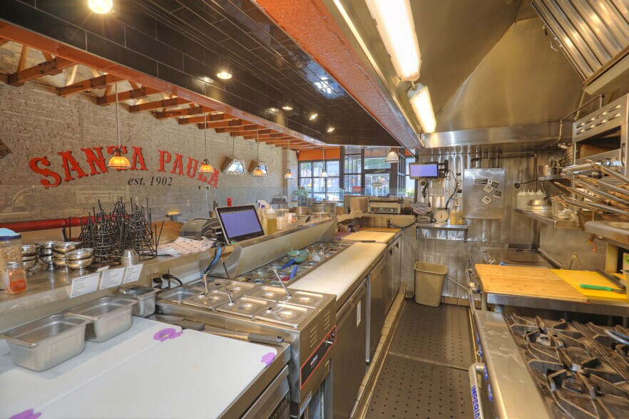 More Photos Of 817 E Main St, Santa Paula Storefront For Sale