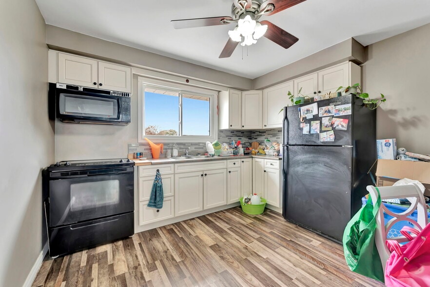 More Photos Of 52 Hampton St, Brantford Apartments For Sale