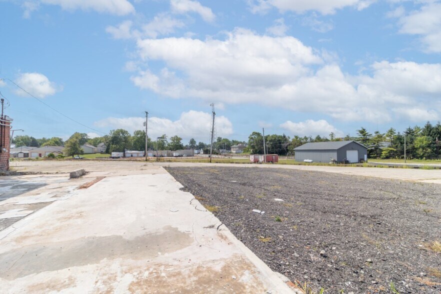 More Photos Of 1553 Broad St, New Castle Land For Lease