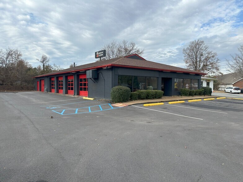 Primary Photo Of 230 E Blackstock Rd, Spartanburg Freestanding For Lease