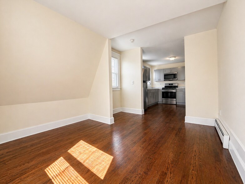 More Photos Of 40 Vine St, Bridgeport Multifamily For Sale