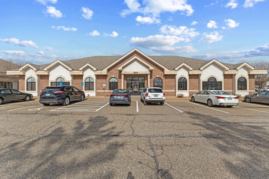 More Photos Of 300 Coon Rapids Blvd NW, Coon Rapids Office Residential For Lease