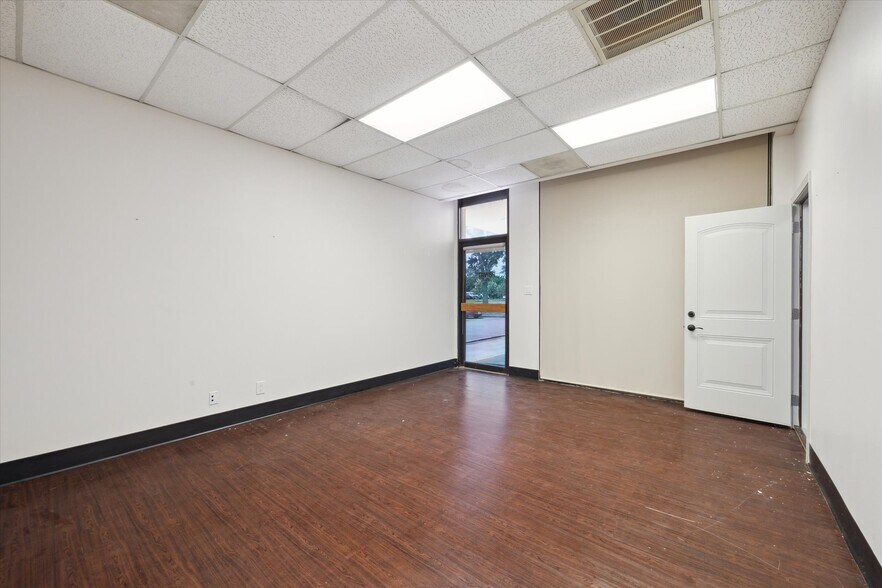 More Photos Of 560 Blossom St, Webster Medical For Lease