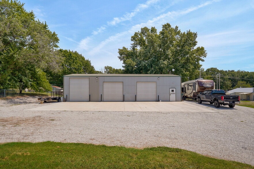 Primary Photo Of 306 S Washington Ave, Walnut Grove General Retail For Sale