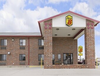 More Photos Of 709 S 13th St, Wakeeney Hotel For Sale