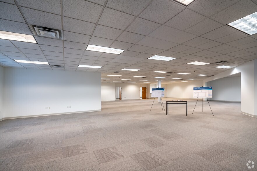 More Photos Of 575 SW Old Highway 8, New Brighton Distribution For Lease