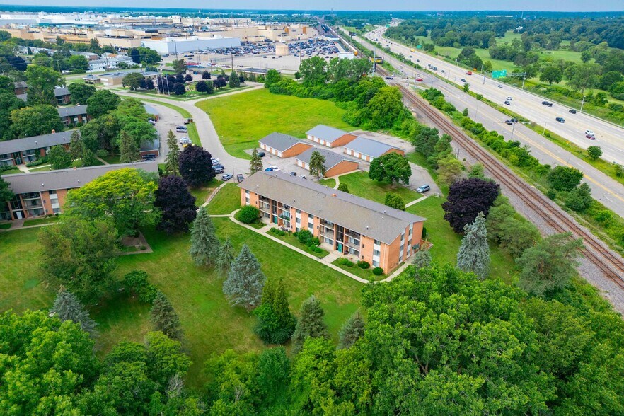 More Photos Of 3651 Balfour Ct, Flint Multifamily For Sale