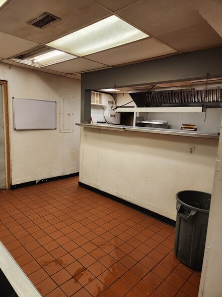 More Photos Of 321 N Main St, Hendersonville Restaurant For Lease