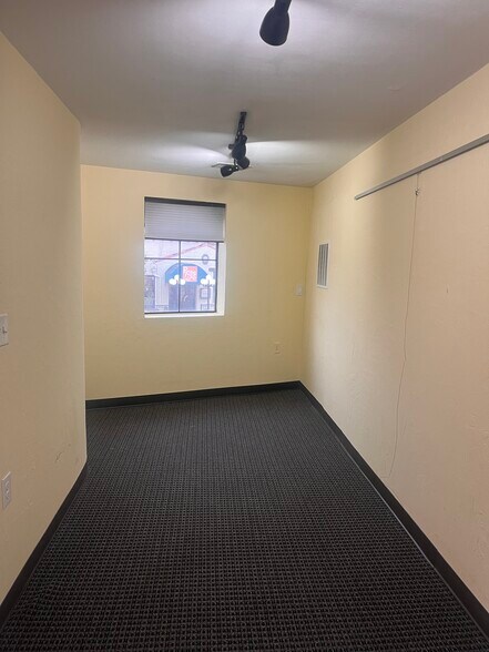 More Photos Of 3010 Paseo, Oklahoma City Office For Lease