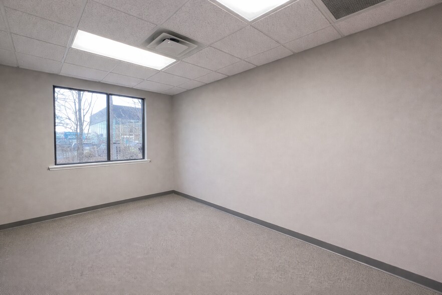 More Photos Of 37 Sandstone Cir, Jackson Medical For Lease