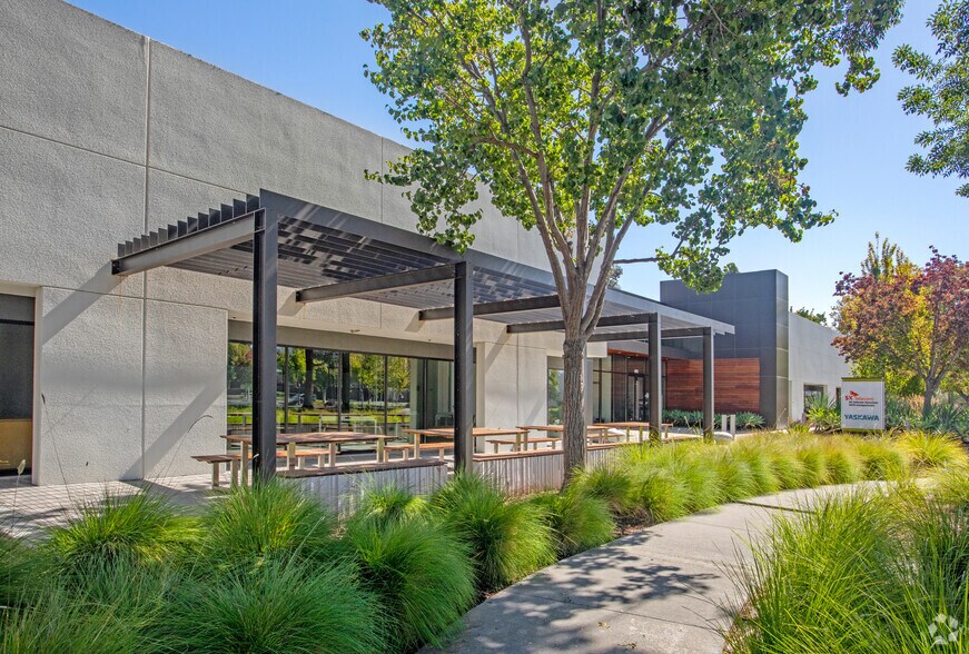 More Photos Of 4101-4151 Burton Dr, Santa Clara Research And Development For Lease