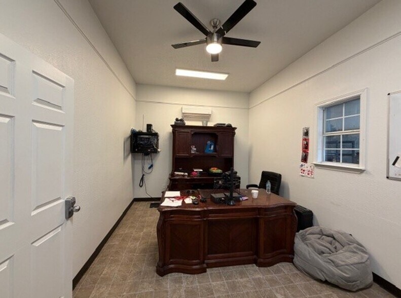 More Photos Of 420 Meadow Ave, Odessa Warehouse For Sale