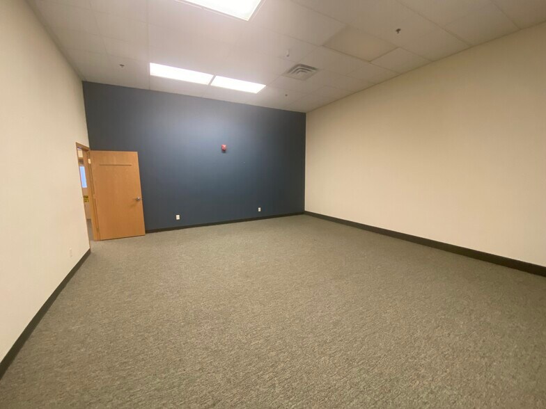 More Photos Of 911 Pine St, Saint Croix Falls Manufacturing For Sale