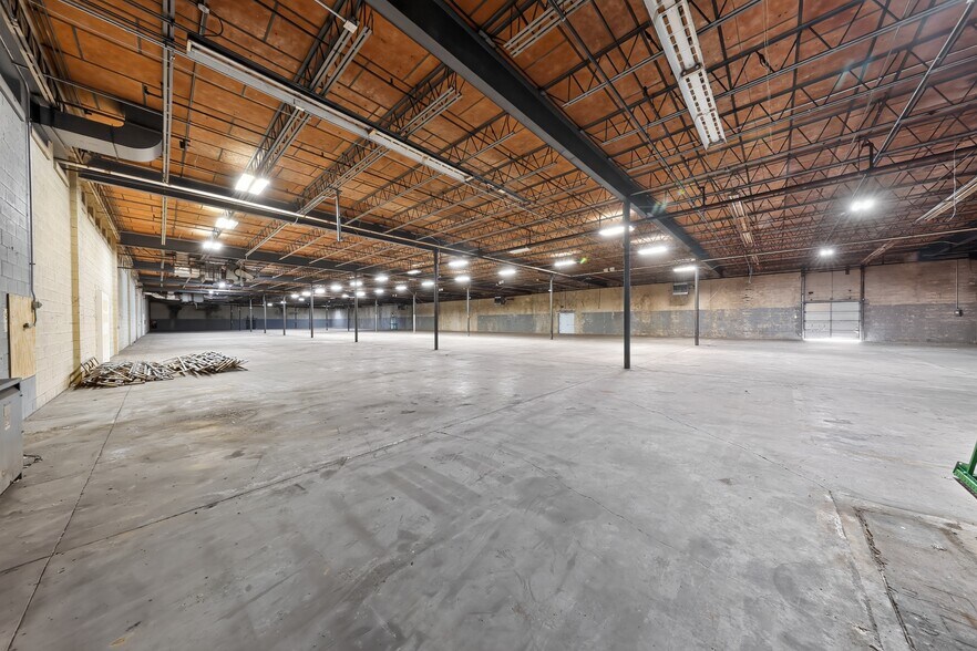 More Photos Of 200 Bellevue Rd, Newark Warehouse For Lease