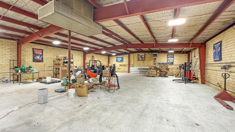 More Photos Of 115 Engel St, Houston Flex For Sale