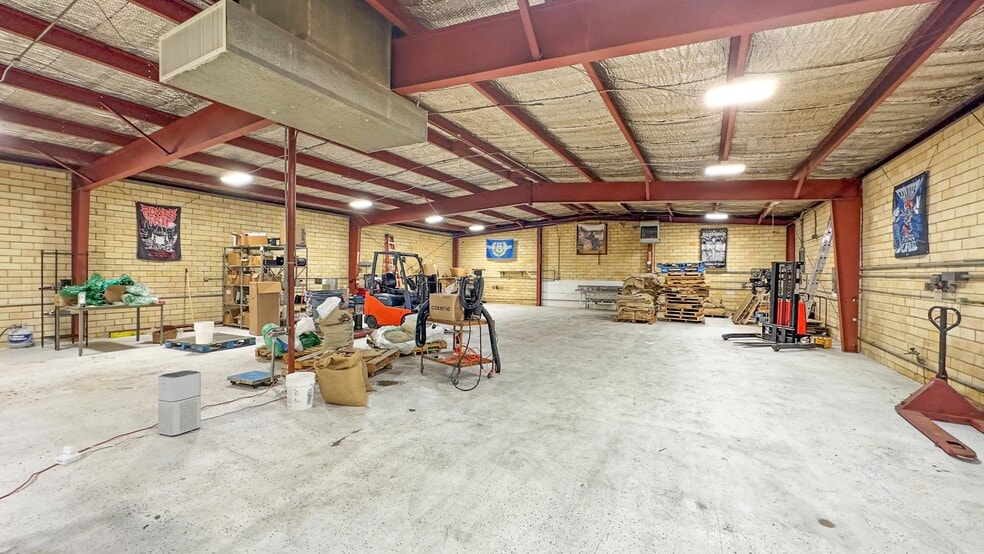 More Photos Of 115 Engel St, Houston Flex For Lease