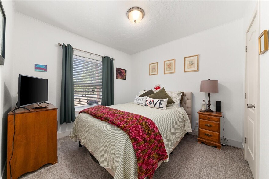More Photos Of 6297 Sundown Dr, Nine Mile Falls Specialty For Sale