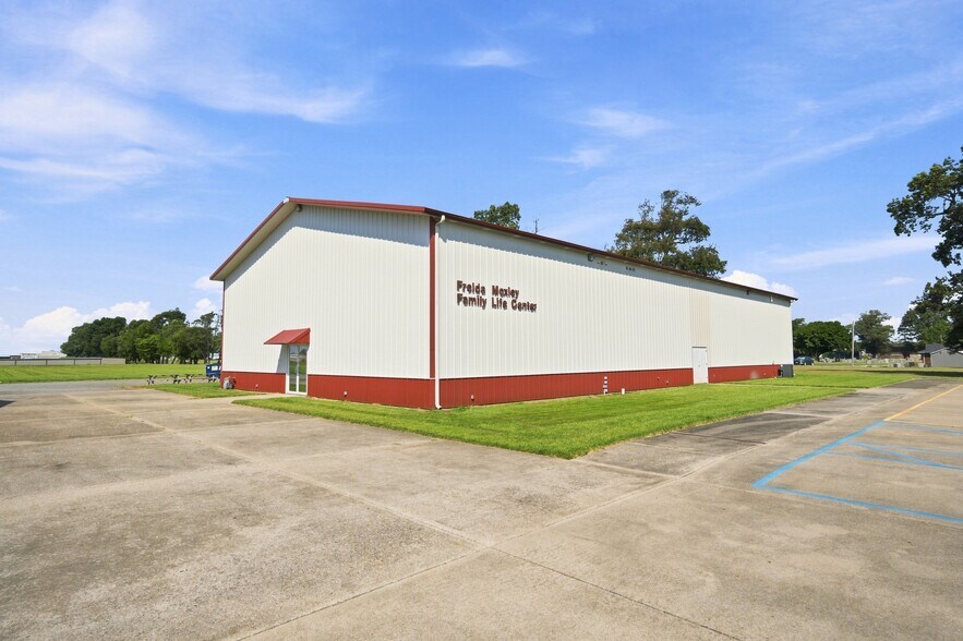 More Photos Of 951 S Kingshighway St, Sikeston Office For Sale