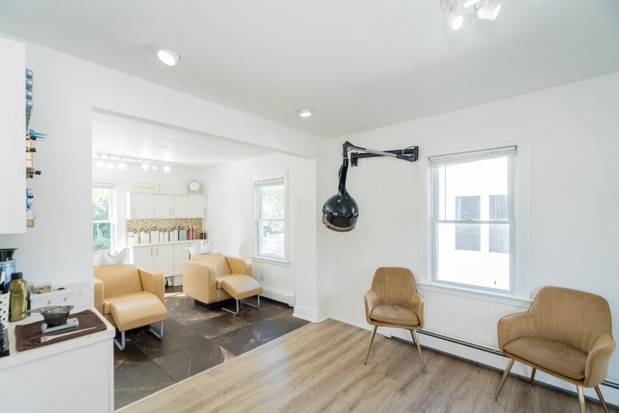 More Photos Of 1830 Western Ave, Albany Freestanding For Sale