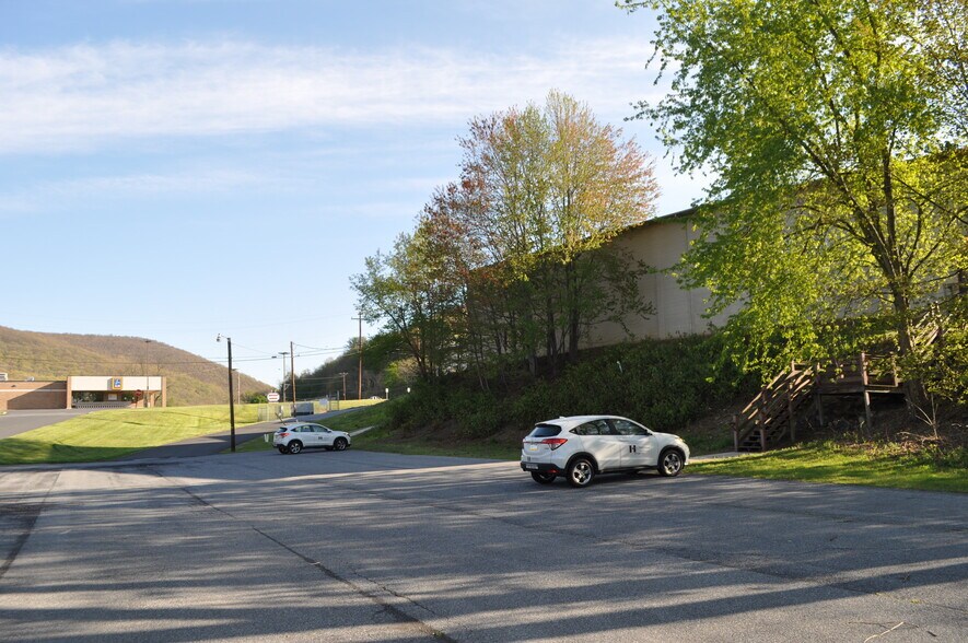 More Photos Of 1500-1510 Route 61 Hwy S, Pottsville Office For Lease