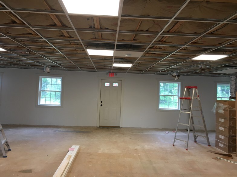 More Photos Of 1216 Portland Rd, Arundel Medical For Sale