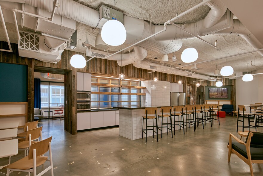 More Photos Of 2611 S Clark St, Arlington Coworking Space