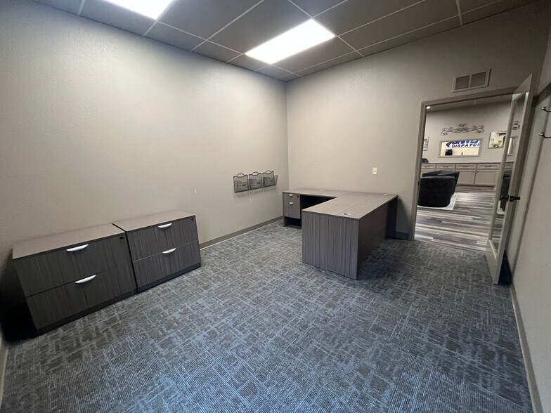 More Photos Of 1001 N Council Rd, Oklahoma City Office For Sale