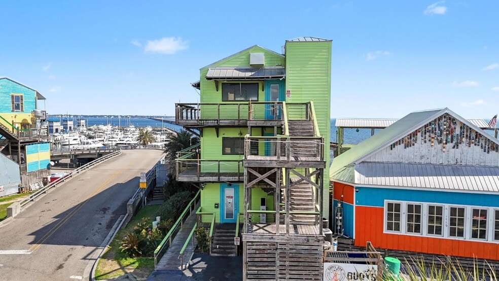 More Photos Of 113 S Beach Blvd, Bay Saint Louis Restaurant For Sale