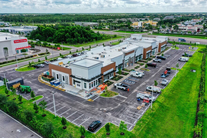 More Photos Of 8710 Addison Place Dr, Naples Storefront For Lease