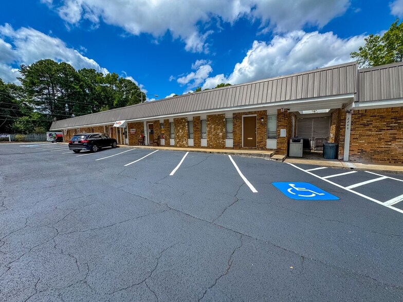More Photos Of 2204-2208 Hanfred Ln, Tucker Office For Sale