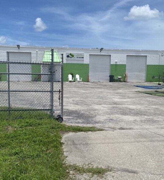 Primary Photo Of 4201 114th Ter N Pinellas Park, Clearwater Manufacturing For Sale