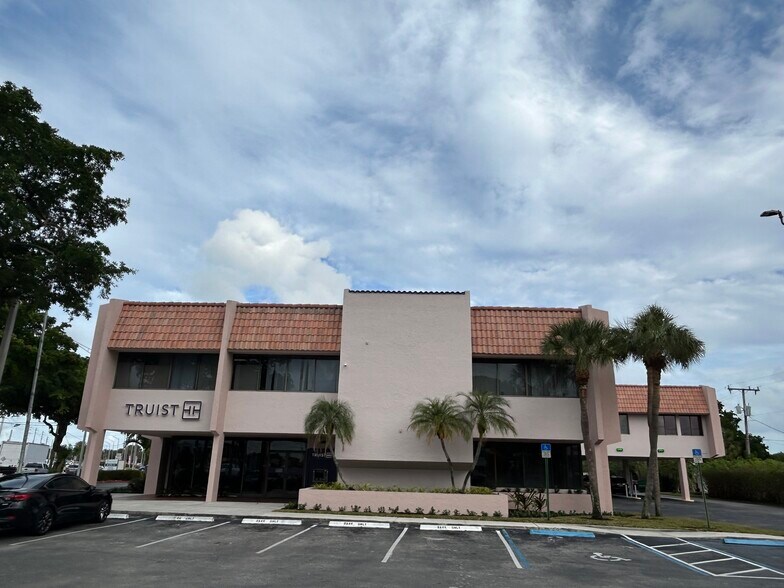 More Photos Of 1860 Forest Hill Blvd, West Palm Beach Unknown For Lease