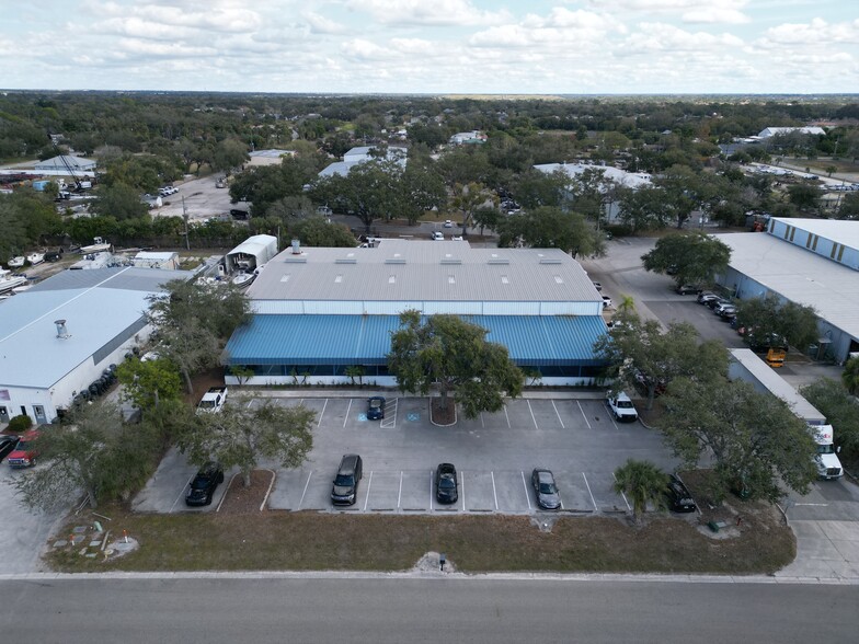 More Photos Of 6115 31st St E, Bradenton Warehouse For Sale