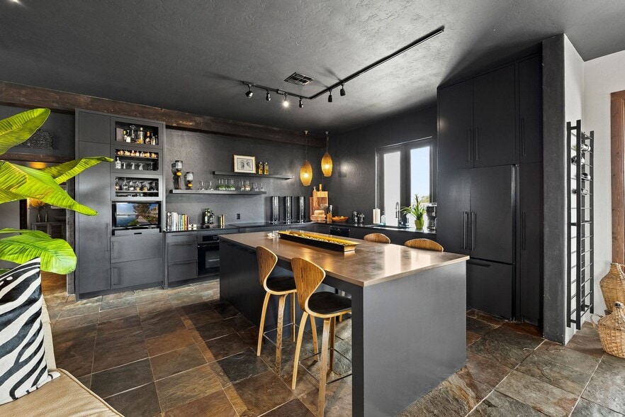 More Photos Of 1703 Highway 35 S, Rockport Office Residential For Sale