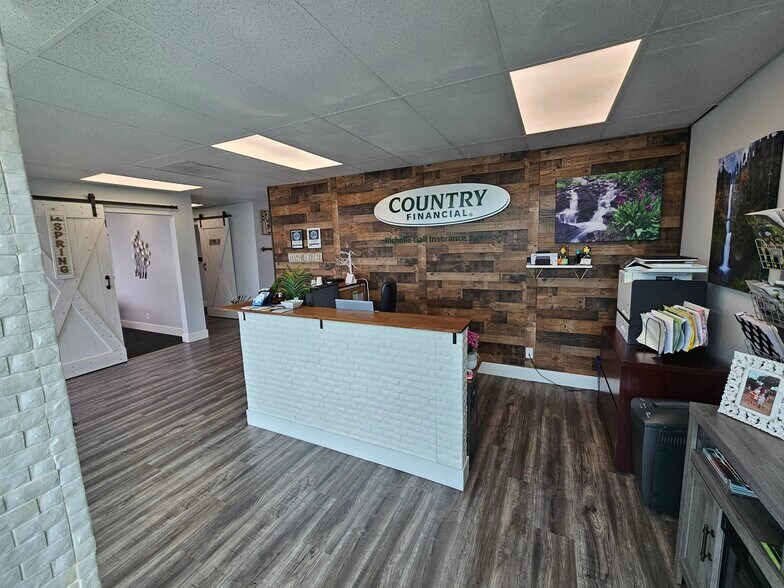 More Photos Of 717 Vandercook Way, Longview Storefront For Lease