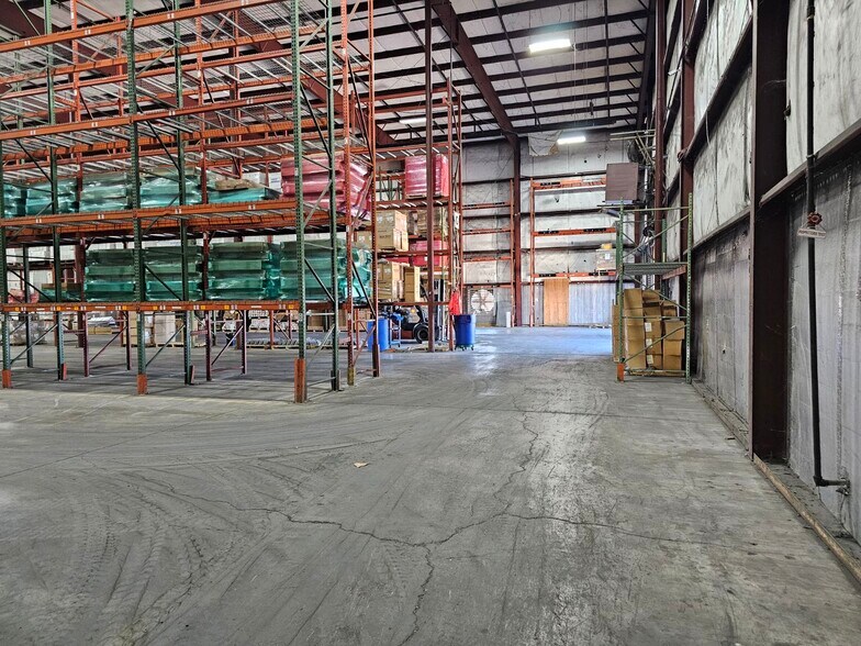 More Photos Of 213 Dennis St, Athens Industrial For Lease