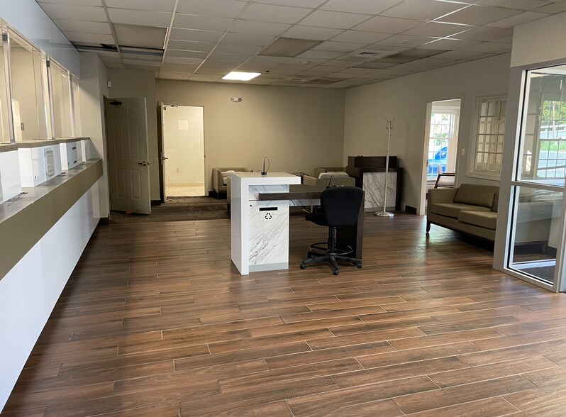 More Photos Of 223 E Main St, Marlborough Bank For Lease