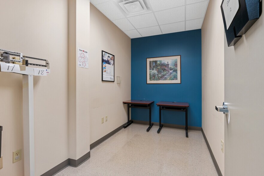 More Photos Of 2640 Pitcairn Rd, Monroeville Medical For Sale