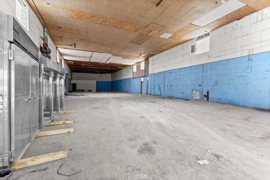 More Photos Of 15306 Rosa Parks Blvd, Detroit Warehouse For Sale