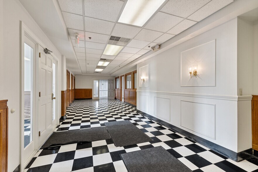 More Photos Of 380 N Main St, Mansfield Office Residential For Sale