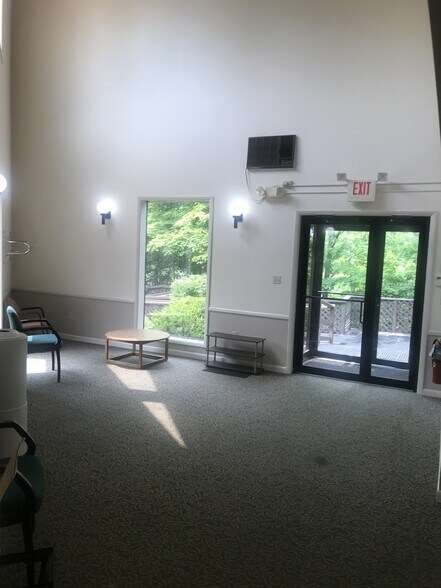 More Photos Of 7 Pinewoods Rd, Hyde Park Medical For Lease